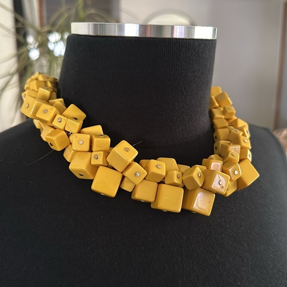 Adjustable Yellow Square Beaded Necklace - Picture 6 of 7